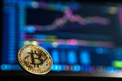 Giá Bitcoin hôm nay 2/8: Tiền ảo tăng chóng mặt, Bitcoin chạm 12.000 USD