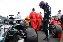 Hamilton lái xe hỏng thắng chặng F1 tại Anh