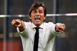 HLV Conte sắp chia tay Inter