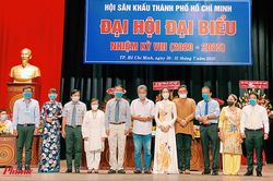 Sân khấu xã hội hóa lại 'vò đầu bứt tai'