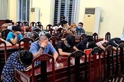 Sau tiệc sinh nhật, hàng chục nam thanh nữ tú rủ nhau 'phê ma túy' tập thể