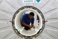 Siemens mua lại công ty cung cấp công nghệ điều trị ung thư Varian