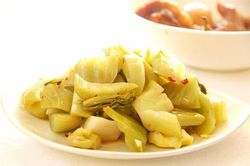 Không muốn rước bệnh vào người đối tượng này tuyệt đối không ăn dưa cà muối