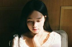Vốn chẳng thân thiết, bỗng nhiên mẹ chồng đột ngột cầm que thử thai đến tìm tôi rồi van xin khiến tôi choáng váng
