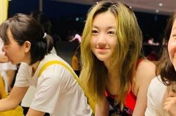 Tuổi 14 của con gái Vương Phi và Lý Á Bằng