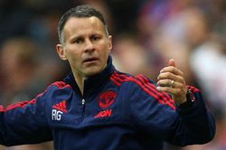 Giggs chỉ trích chính sách chuyển nhượng của MU