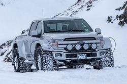 Siêu bán tải Ford F-150 AT44 sở hữu lốp 'khủng' 44 inch