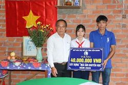 Tiền Giang: Trao Mái ấm khuyến học cho HS hoàn cảnh khó khăn