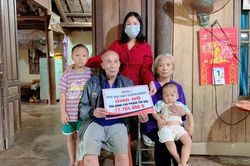 Trao hơn 77 triệu đồng tới anh Phạm Thế Hữu bị vỡ sọ não