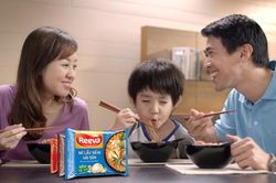 Gói mì gây thương nhớ với 'topping' nấm bào ngư tươi