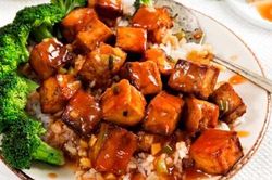 Làm đậu phụ sốt cay kiểu Thái vừa nhanh lại ngon 'xoắn lưỡi'