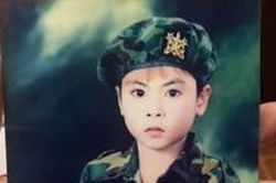 Khoe ảnh 'thần thái' hồi nhỏ, 'hoàng tử Ả Rập' Đức Huy vẫn bị bạn bè trêu vì điều này