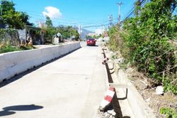 Cần dựng lại các cột tiêu