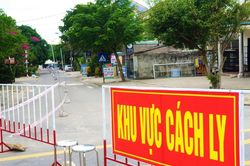 Mẹ và anh ruột của bệnh nhân 555 nhiễm SARS-CoV-2