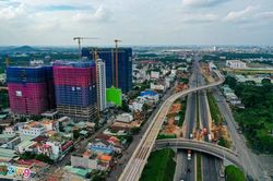 Nhiều dự án bất động sản tạm ngưng để 'nghe ngóng' đợt bùng dịch thứ 2