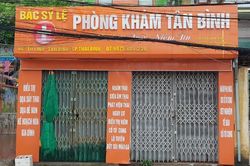 Bé trai uống sữa có chất độc qua cơn nguy kịch