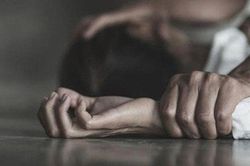 Chở đi xem đất rồi hiếp dâm