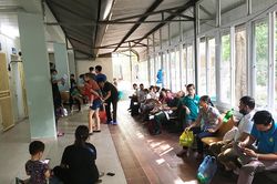 Bài 2: Bi hài chuyện thăm bệnh
