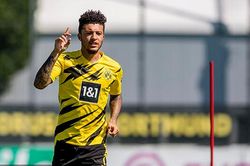 NÓNG: MU dọa rút khỏi vụ Jadon Sancho vì bị Dortmund 'làm giá'