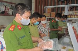Công an Hà Nam tạm giữ gần 2 tấn thực phẩm không rõ nguồn gốc