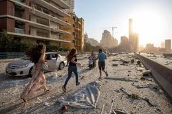 Loạt ảnh khung cảnh như 'ngày tận thế' sau vụ nổ ở Beirut