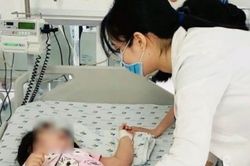 Bé gái 3 tuổi ăn nhầm cơm trộn thuốc chuột