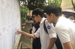 Loạt trường THPT Hà Nội hạ điểm chuẩn vào lớp 10