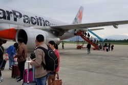 Hàng không, đường sắt lại liêu xiêu