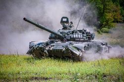 Xe tăng Nga áp sát Belarus khi căng thẳng gia tăng