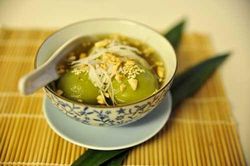 Cách nấu món chè trôi nước lá dứa nhân đậu xanh cực ngon