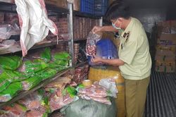 Phát hiện 5 container thực phẩm ôi thiu sắp tuồn ra thị trường
