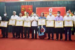 Vinh danh tập thể, cá nhân có nhiều đóng góp cho phong trào Vì nạn nhân chất độc da cam