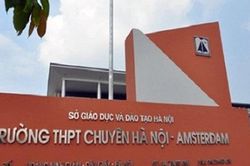Bốn trường chuyên tại Hà Nội đồng loạt hạ điểm chuẩn vào lớp 10