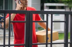 Khách hàng bức xúc khi bị shipper gọi là 'đồ ngu' chỉ vì lý do này