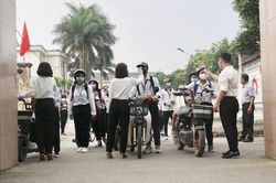 Huyện Sóc Sơn phát miễn phí khẩu trang cho hơn 3.600 thí sinh thi tốt nghiệp THPT