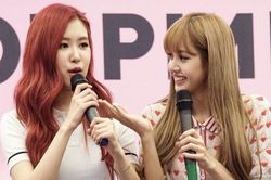 Hé lộ mẫu đàn ông lý tưởng của Lisa Blackpink, từng mê mẩn tài tử Hàn?