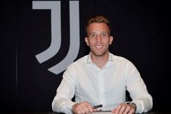 Arthur Melo trở lại Barcelona để đàm phán chấm dứt hợp đồng