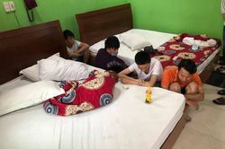 Đột kích hai nhà nghỉ ven Sài Gòn, hàng chục nam nữ phê ma túy
