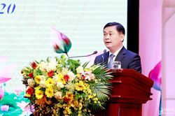 Đoàn kết, nỗ lực vượt khó, thi đua xây dựng quê hương Nghệ An ngày càng giàu đẹp
