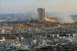 Tổng thống Liban để ngỏ khả năng vụ nổ ở Beirut là do tấn công tên lửa