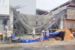 Sập sàn bê tông trần nhà khi vừa mới đổ xong