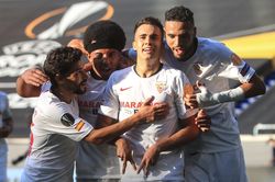 Kết quả Europa League: MU đòi lại Smalling, Roma bị loại cay đắng