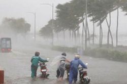 Tiến sĩ vật lý tư vấn cho người dân cách đi qua vùng hút gió tránh bị ngã xe