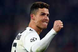 Ronadol lập cú đúp, Juventus vẫn cay đắng rời Champions League
