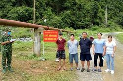 Tạm giữ 5 công dân Việt Nam nhập cảnh trái phép để trốn cách ly