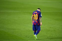 Barcelona-Napoli vòng 1/8 Champions League: Cơ hội cuối cùng cho HLV Quique Setien