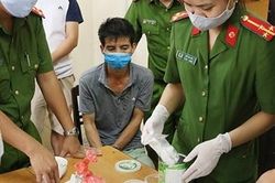Thu giữ 1.340 viên ma túy và nhiều tiền chất ma túy