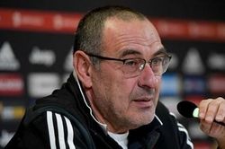 Bị loại tại Champions league, Juventus sa thải HLV Sarri