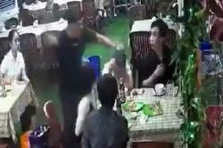 Hỗn chiến trong quán nhậu ở TP.HCM, 1 người bị đâm chết