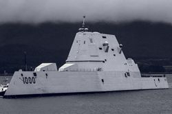 Nếu 'Peter Đại đế' Nga và Zumwalt DDG1000 Mỹ giao chiến, tàu nào sẽ thắng?